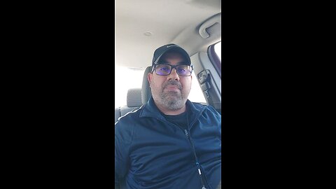 Tik-Tok guy doxxes ICE Agents.