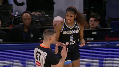 🫢 TECH, Angel Reese SCREAMS "BS!" after OBVIOUS pushing foul | Chicago Sky WNBA women's basketball