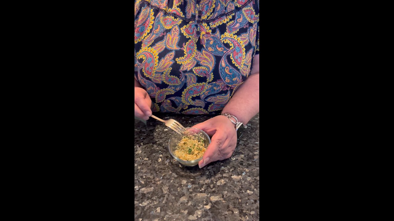 Does a crumb topping belong on mac & cheese?