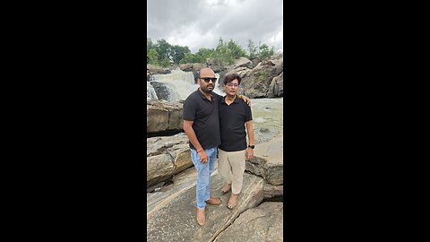 Bhutu from Kolkata says Hundru Falls isn’t beautiful? 🌊 Jharkhand knows the real beauty! 💚 #Joyg