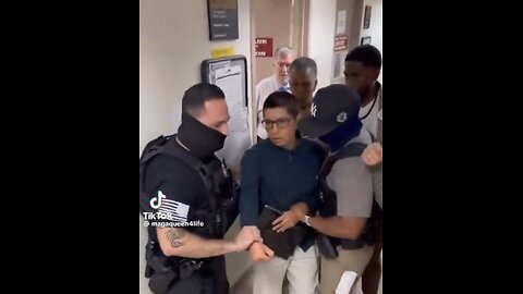 DHS AGENTS ARREST PERUVIAN CITIZEN🏫👲🚶🏻👮‍♂️📸AT NEW YORK CITY IMMIGRATION COURT🚔🏫🚶🏻👮‍♂️💫