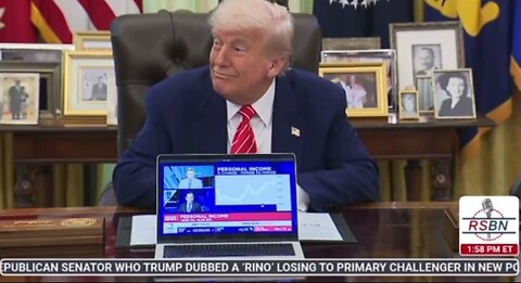 FAKE NEWS WINS A SMILE FROM TRUMP