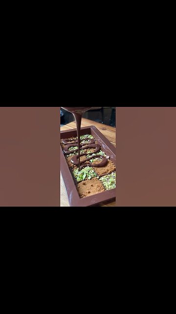 Viral Dubai Knafeh Biscoff Chocolate Bar