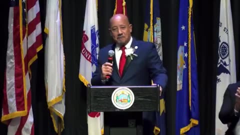 Foreign-born Democrat mayor tries to speak English — it's a TRAINWRECK