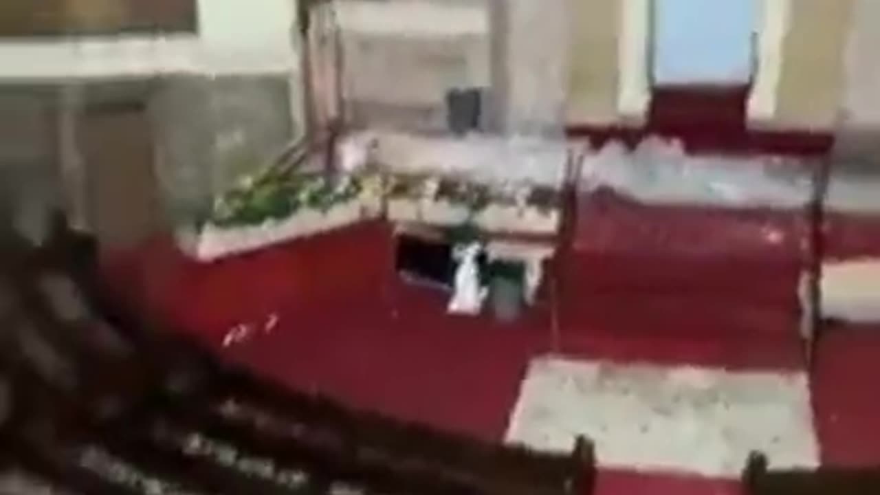 INSIDE THE MYSTERIOUS 50-FOOT-LONG TUNNEL BENEATH A BROOKLYN SYNAGOGUE 🕍 THAT SPARKED A RIOT