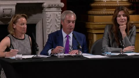 Farage Vows to Personally Fly Foreign Criminals Out If Countries Refuse to Cooperate