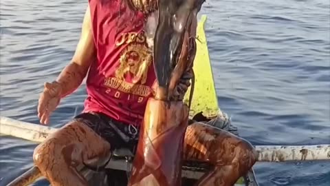🎣😂 This Fisherman's Catch is the Most EPIC Fail! | FunFM