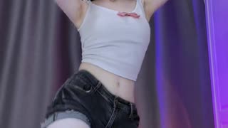 Elegant Jet Black Cropped Tee Sultry Gentle Dance | Daily Beauty EP 1106