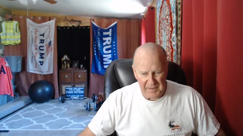 Trump Banning COVID-19 Clot Shots/Former Israeli Prime Minister Says Israel’s Actions In Gaza ‘Very Close To A War Crime’/Trump Makes South African President Watch Video Evidence of Threats to White Farmers