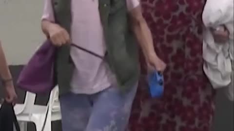 Israel citizens sleep on floor after Iran Hits/Israelíes duermen en Albergues