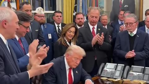 Breaking 📛President Trump Reopens The Gov & Ends the DEMOCRAT SHUTDOWN