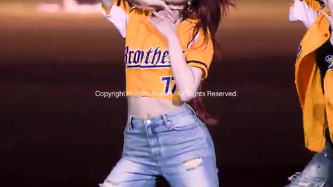 yuna itzy kpop 2025