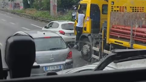 In France, usual suspects attack workers for fun. An unsustainable situation.