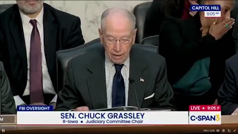 Thượng nghị sĩ Chuck Grassley vừa thông báo rằng một người tố giác FBI...