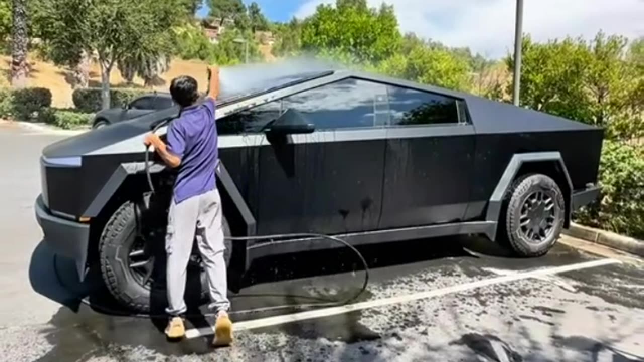 He washed his Cybertruck and it completely shutdown