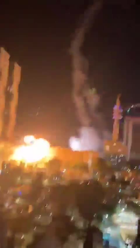 #Tel Aviv, #Israel has turned into a two way range for #missiles 👀 #IRAN #WAR