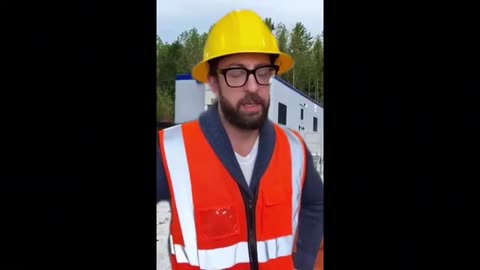 dumbest workers meme