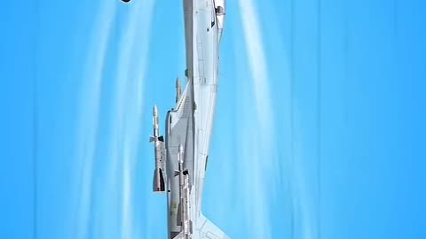 Insane Jet Maneuver Only Elite Pilots Can Pull Off