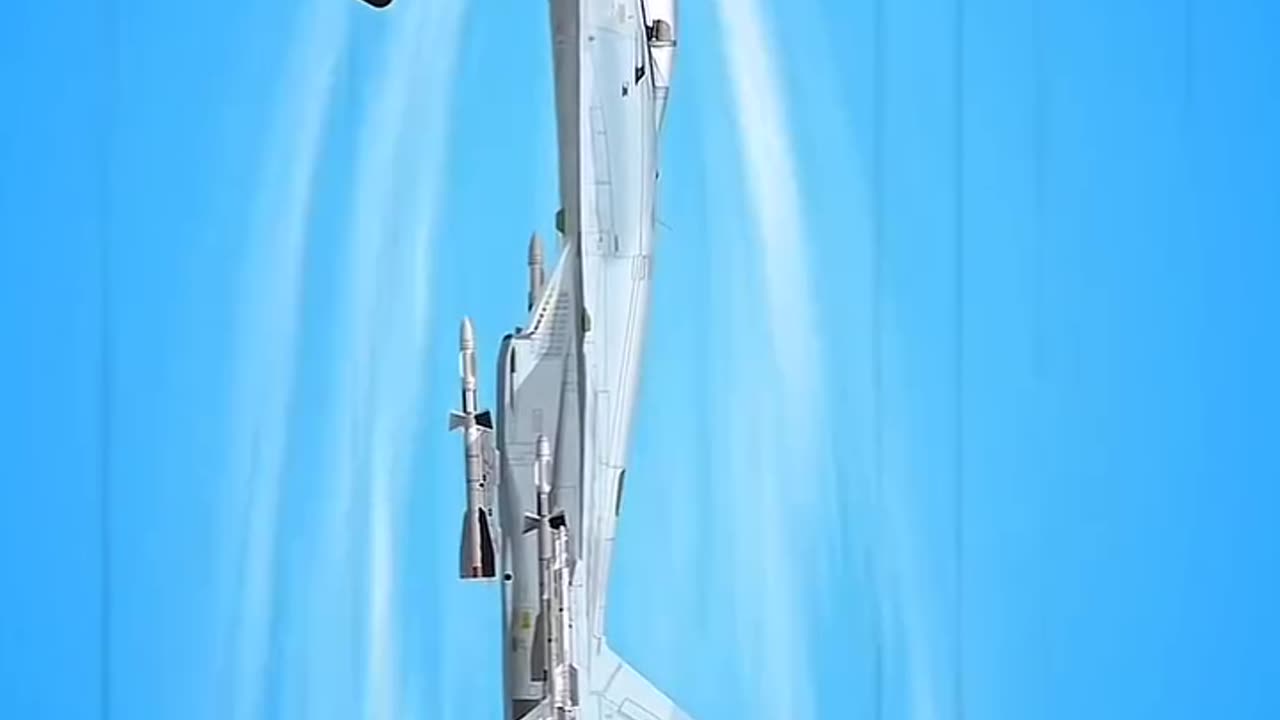 Insane Jet Maneuver Only Elite Pilots Can Pull Off