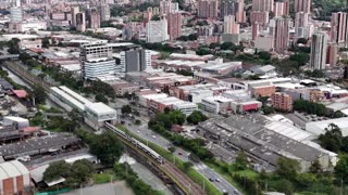 📌El oscuro legado de Escobar que aún divide a Medellín