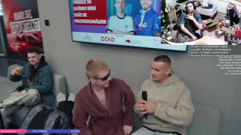 Řekni ahoj! Say hello! Sag hi!