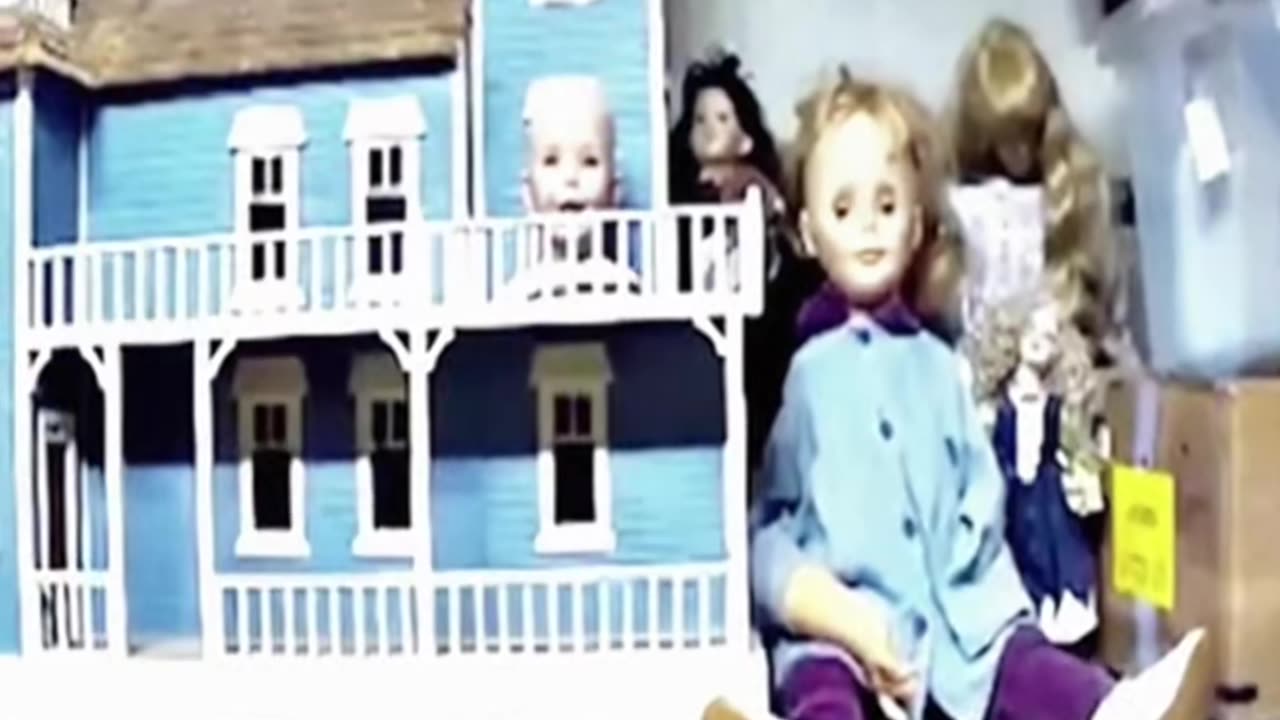 🚪😱 Door Opens by Itself—Caught on Camera | TheHauntingHour