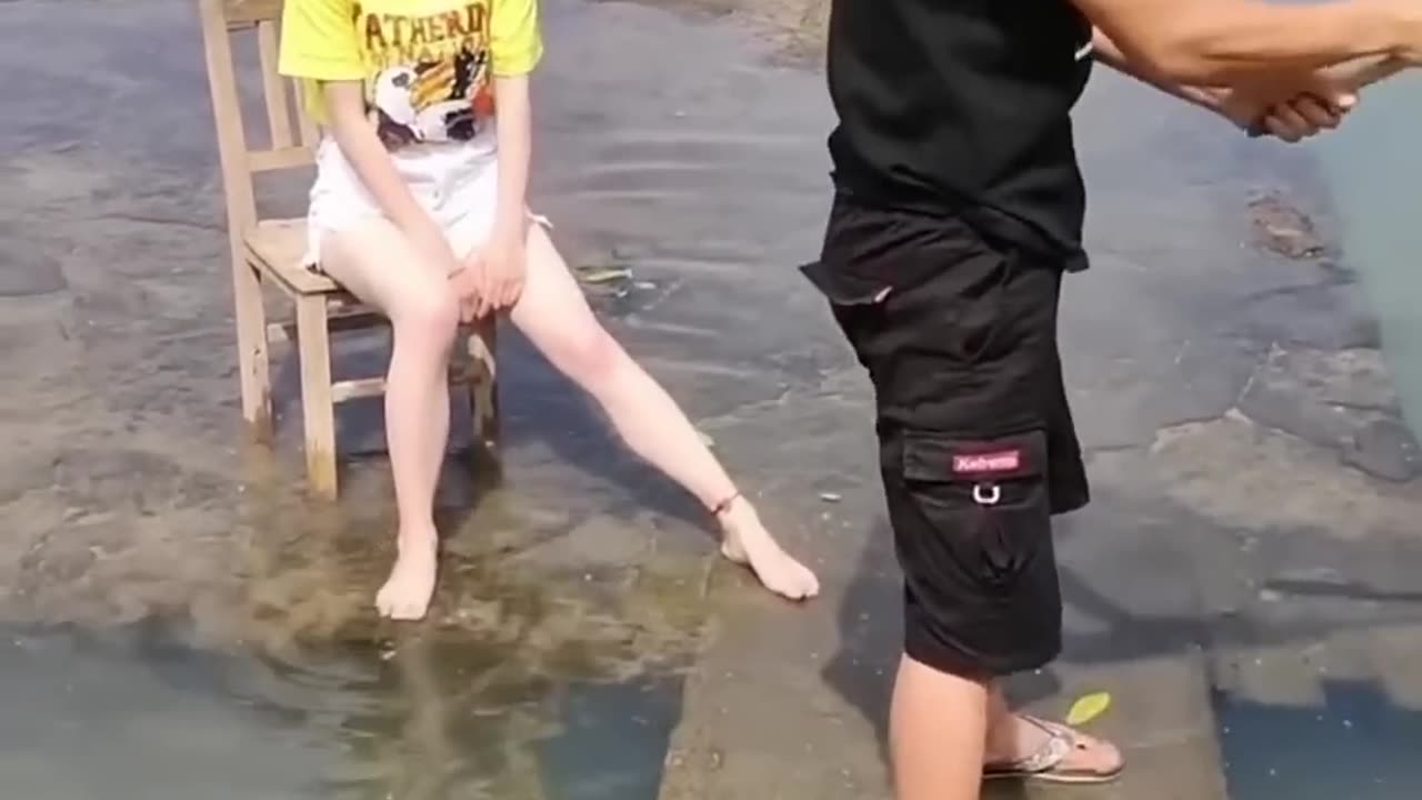 😂#Newfunnyvideo2025 #Viralfunnyvideos #trendingvideos #comedytime #bestreaction😂😂😂