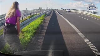 Starszy sierżant Oliwia Zyg z częstochowskiej policji konnej, podczas podróży