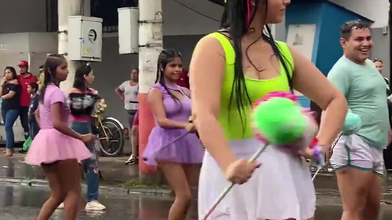Bastoneras bonitas #desfile #videoviral #carnaval