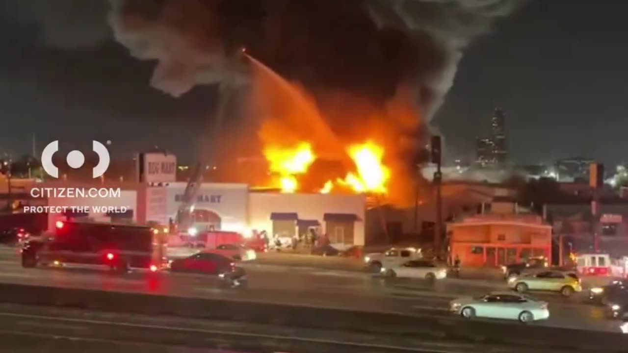 HOUSTON TEXAS RUG MART ON FIRE