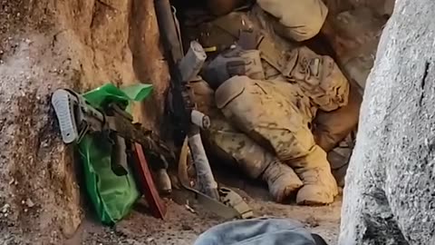 Ukrainian soldiers barely avoid Russian bomb as they hide in a trench