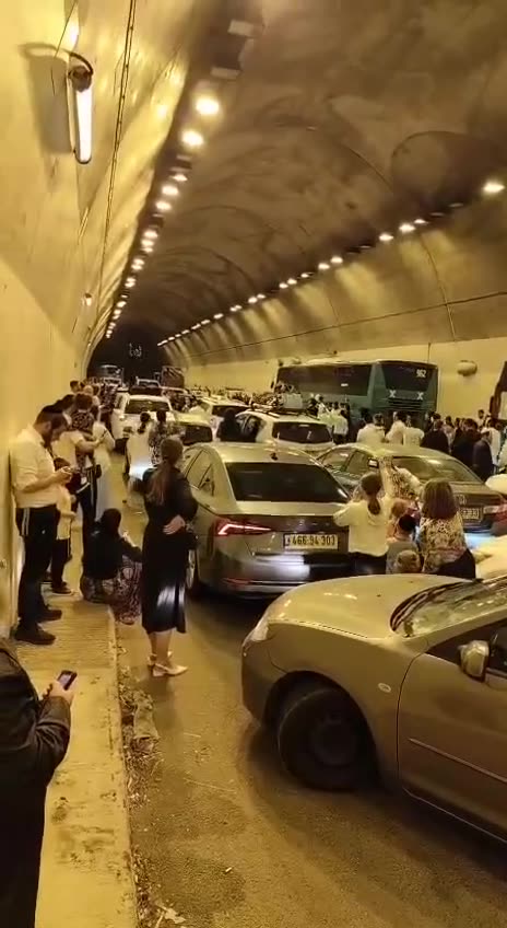 Amazing video of loads of people who took shelter from missiles in a tunnel