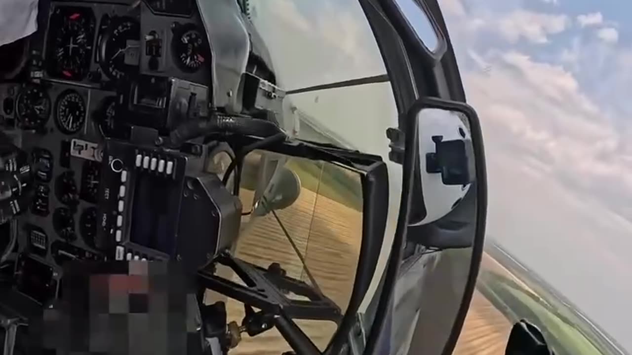 Ukrainian Fighter Pilot Working to Out-Maneuver Russian SAM