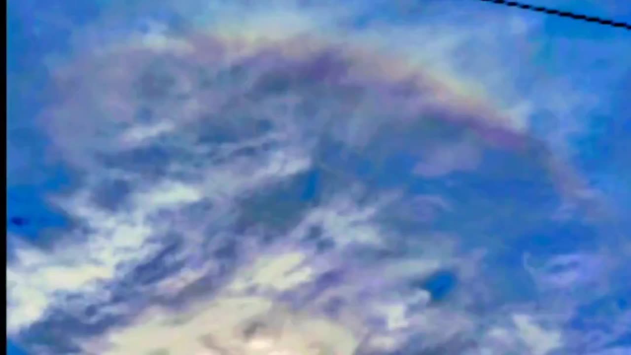 🔭🌫️ Unexplained Objects Caught in Stunning UK Solar Halo! | UFOs & UAPs | TheTruthAbove