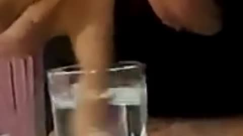 How to get a lemon 🍋 out of a cup 💪 | ازاي تتطلع اللمونةمن الكوباية؟