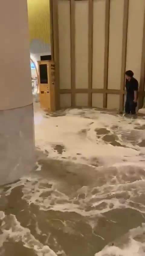 Super Typhoon Ragasa: Video