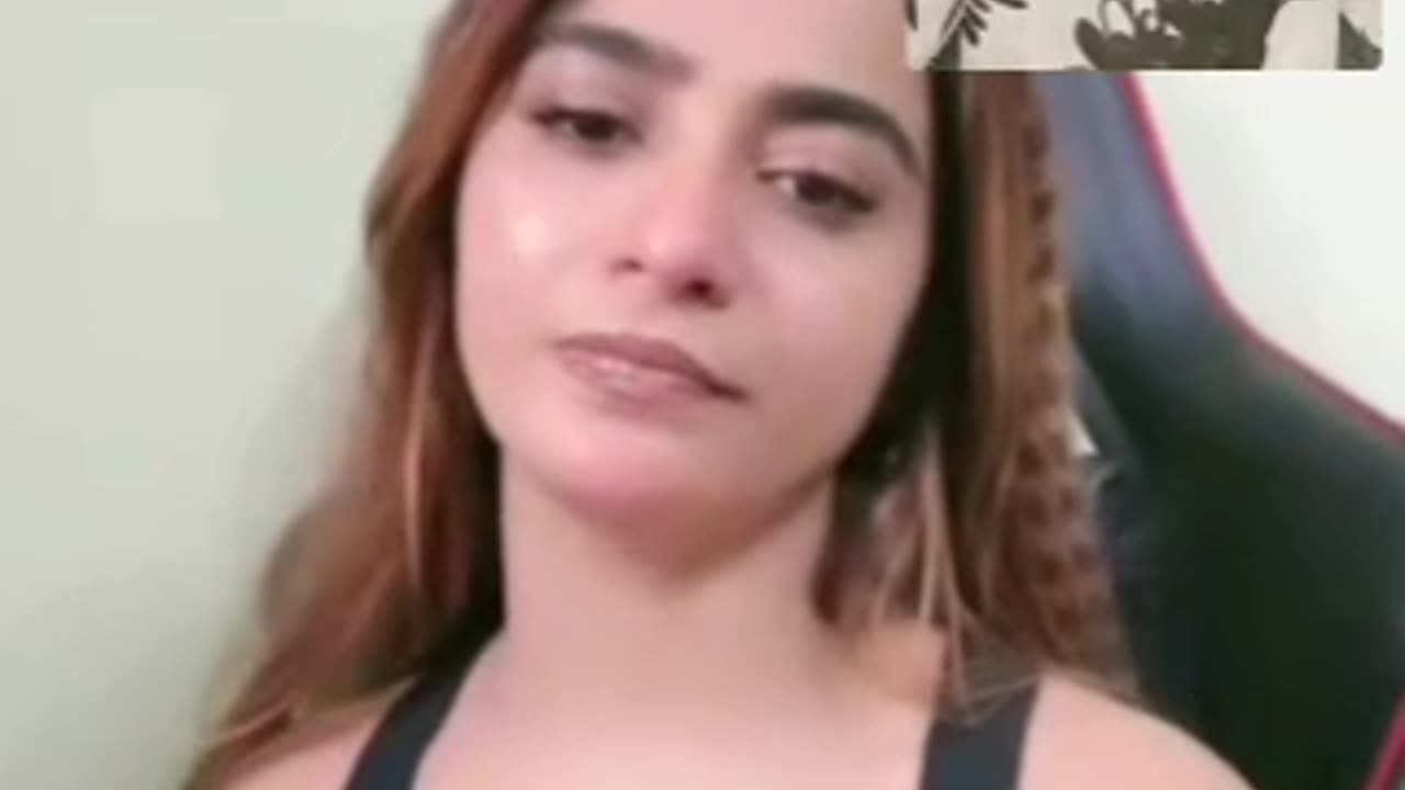 Open live items Hot girls dill roba Tu Meri sirf meri hogi