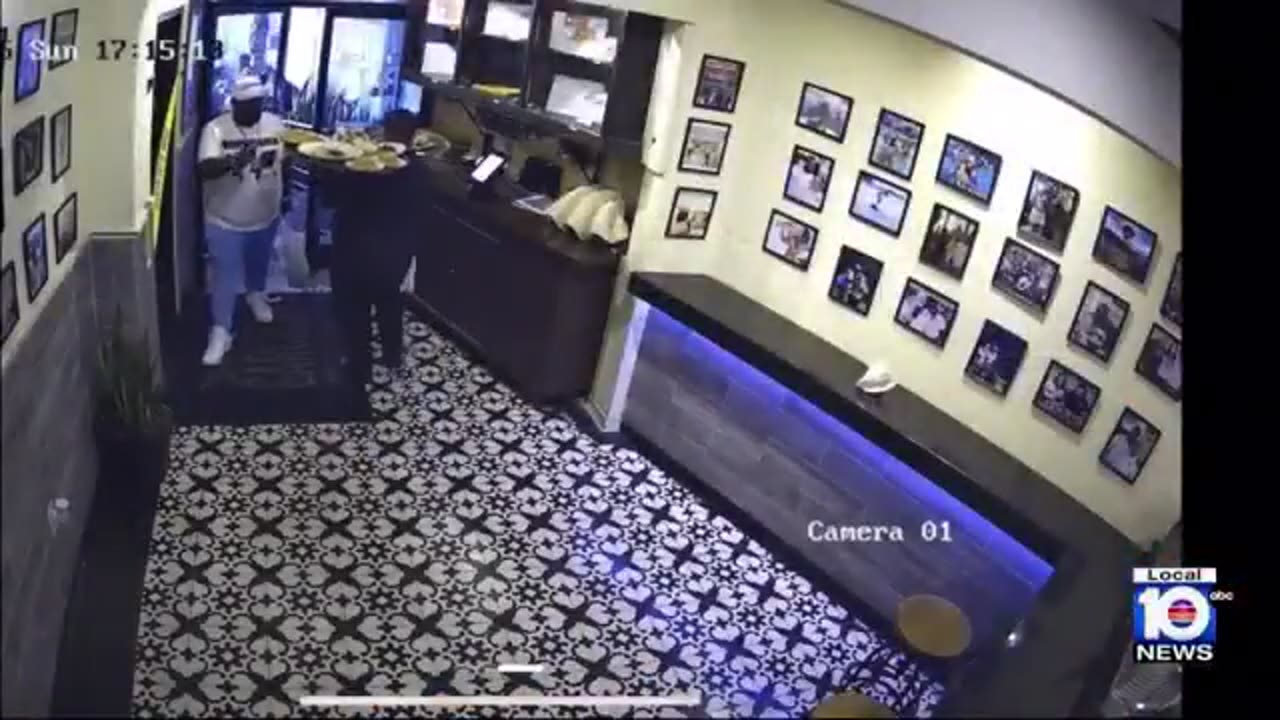Man Knocks Over A Server's Tray in Miami on Mother's Day