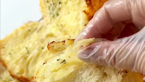 Baking a garlic toast recipe