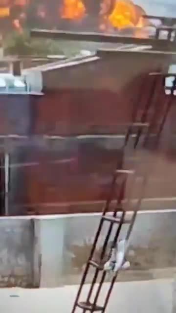 Rrëzohet avioni me 242 pasagjerë në bord në Indi