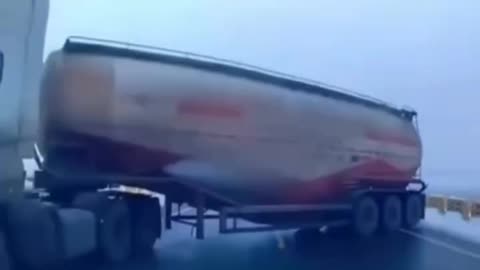 ⚠️ Heavy Road Accident Averted | Truck Collision Narrowly Avoided 😱🚛