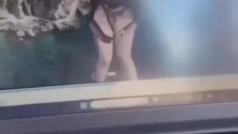 Serbian TikToker Dıes in Tragic Parasailing Stunt (1)
