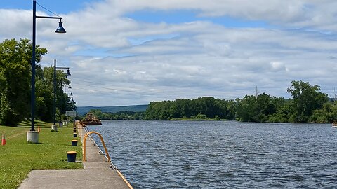 A stroll at a boat lock. Test video