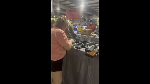 Walking around the Orlando florida gun show
