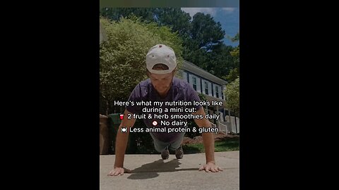 Here’s What I Eat During a Mini Cut to Drop Fat Without Losing Muscle