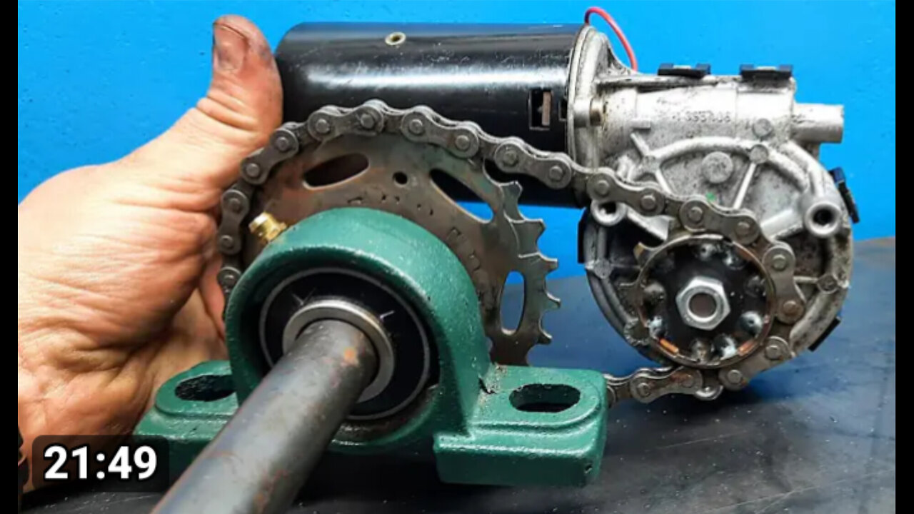 We decided to make a winch, which is very helpful especially in a small workshop.