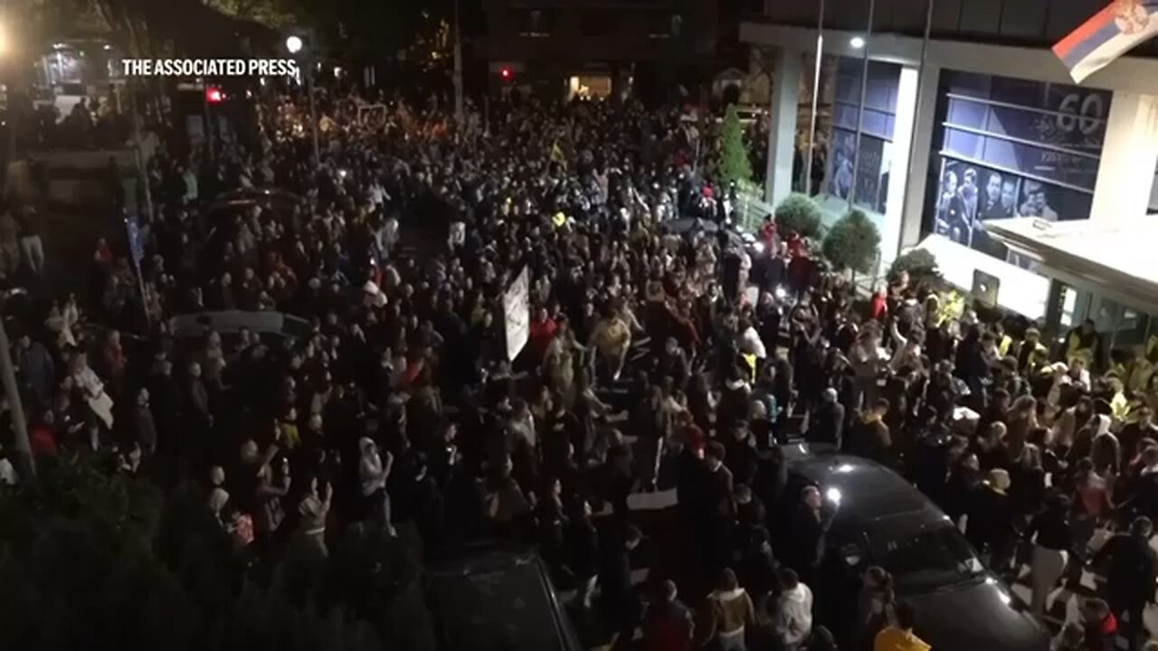 Hundreds of protesting students in Serbia block public TV station building
