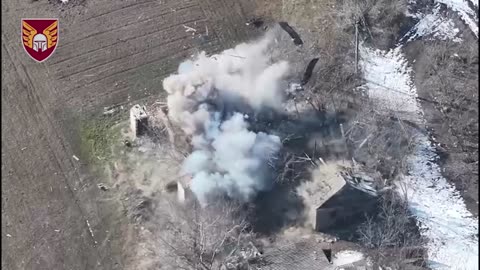 Ukrainian Paratroopers Specialize in Blowing the Roof Off of Russian Fortifications