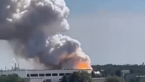 Shelter-In-Place Order Issued In Newburgh, Indiana As Crews Battle Big Chemical Fire