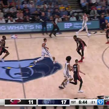 NBA - Edey swallows the shot on one end... Jaylen Wells gets the And-1 to go on the other 🙌